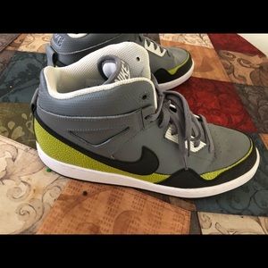 Rare Men’s Nike’s size 11